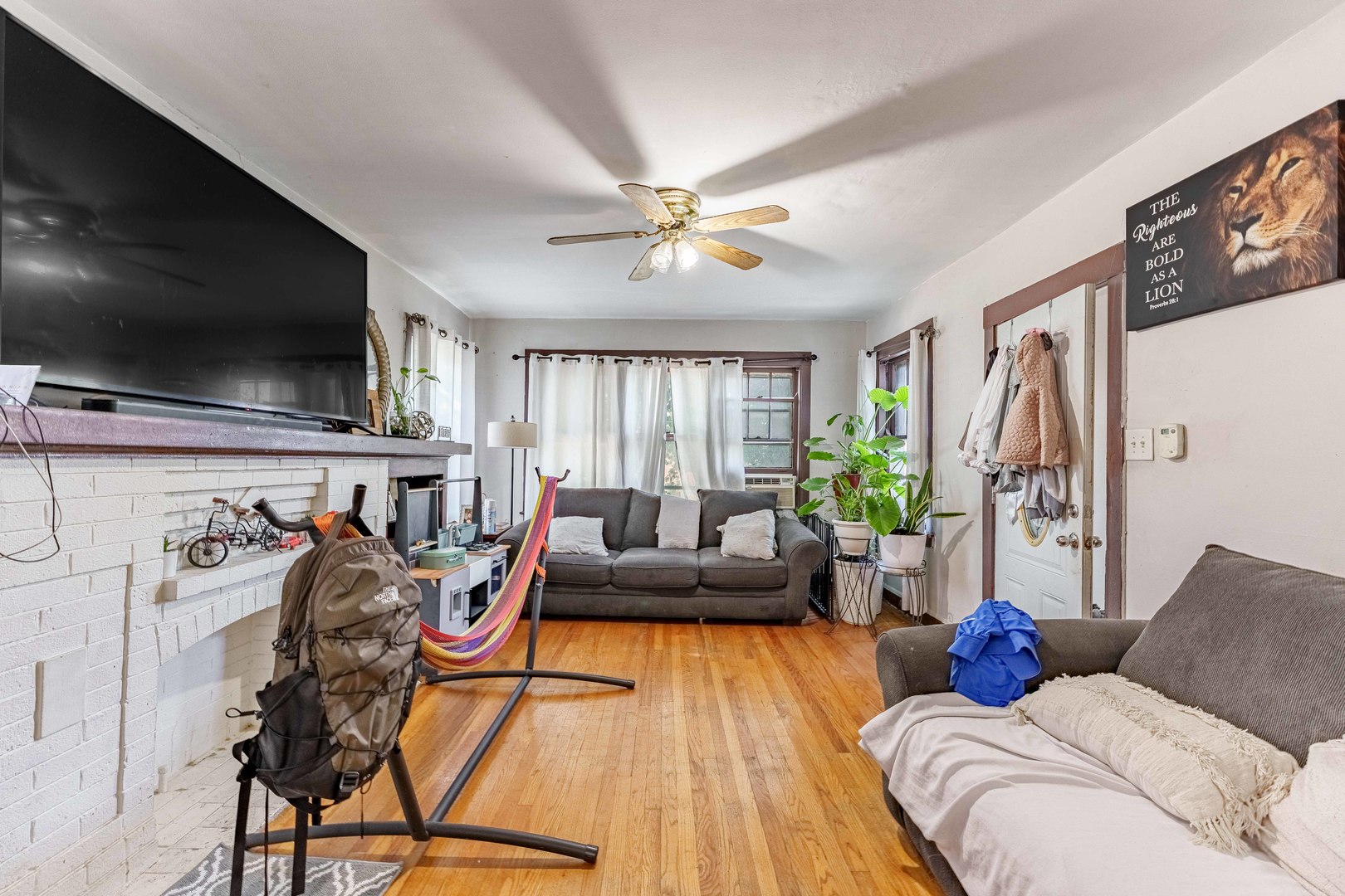 5036 W Wrightwood Avenue Property Photo 13