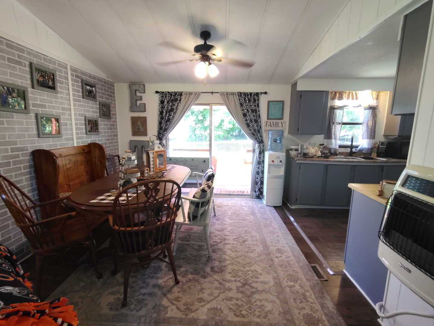 24653 2035 East Street Property Photo 8