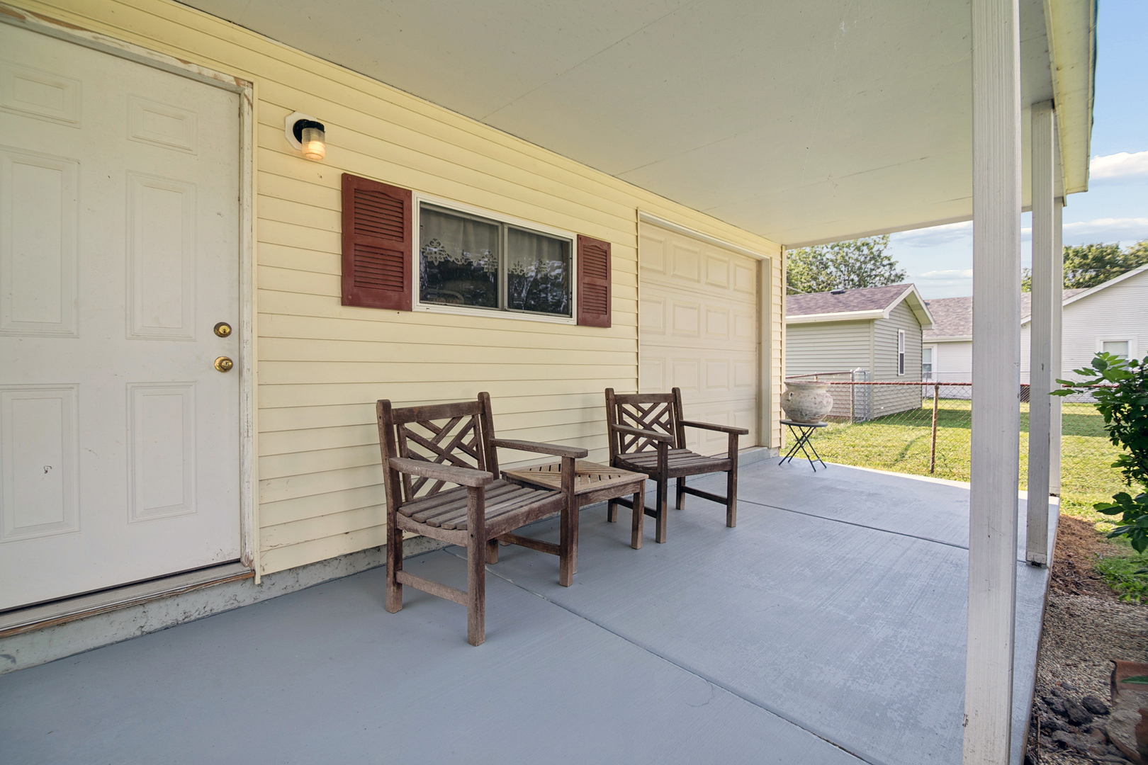 360 S Grand Avenue Property Photo 4