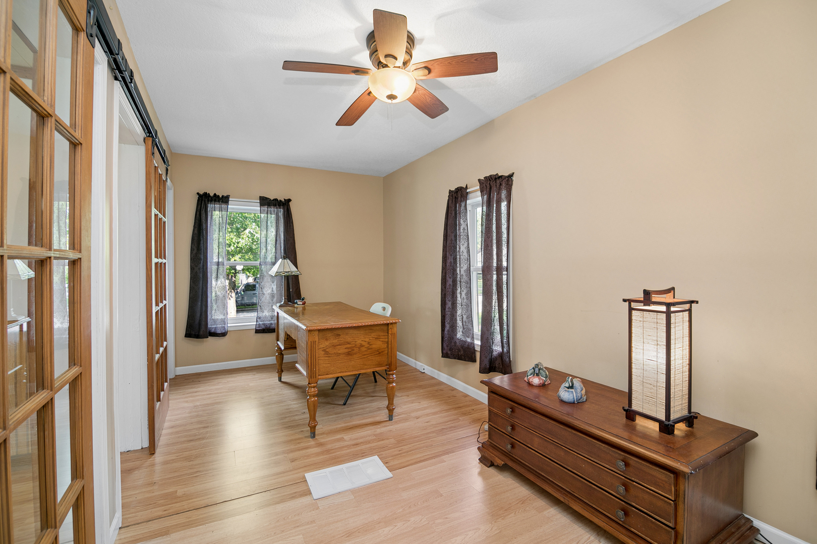 360 S Grand Avenue Property Photo 8