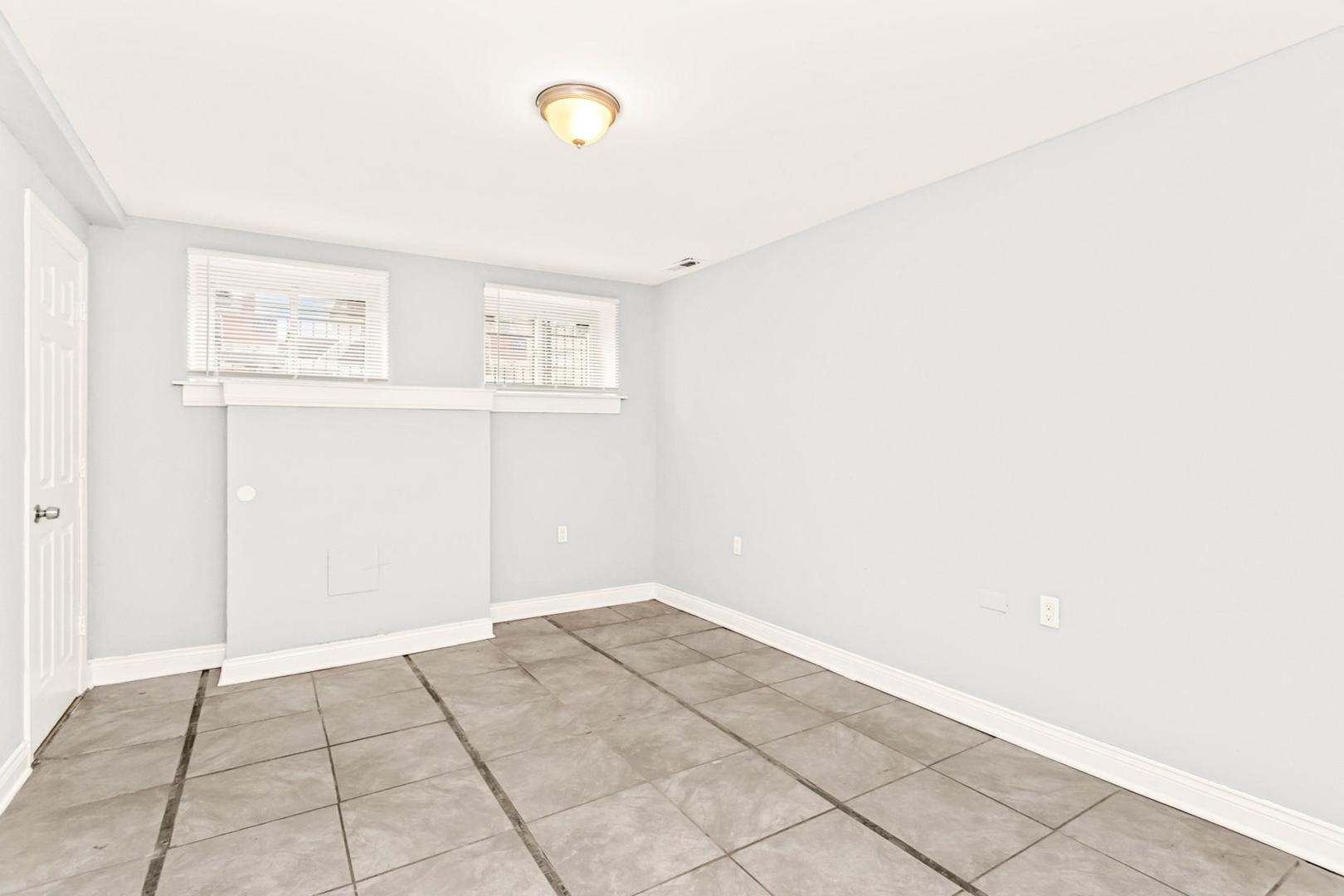 3143 W Warren Boulevard Property Photo 23