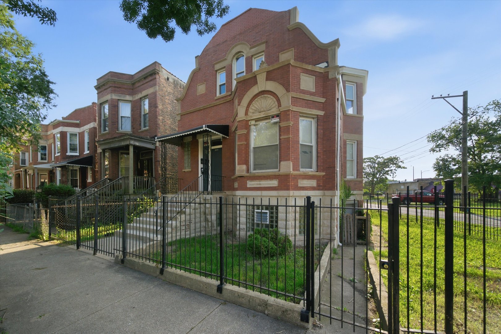 1656 S Troy Street Property Photo 4