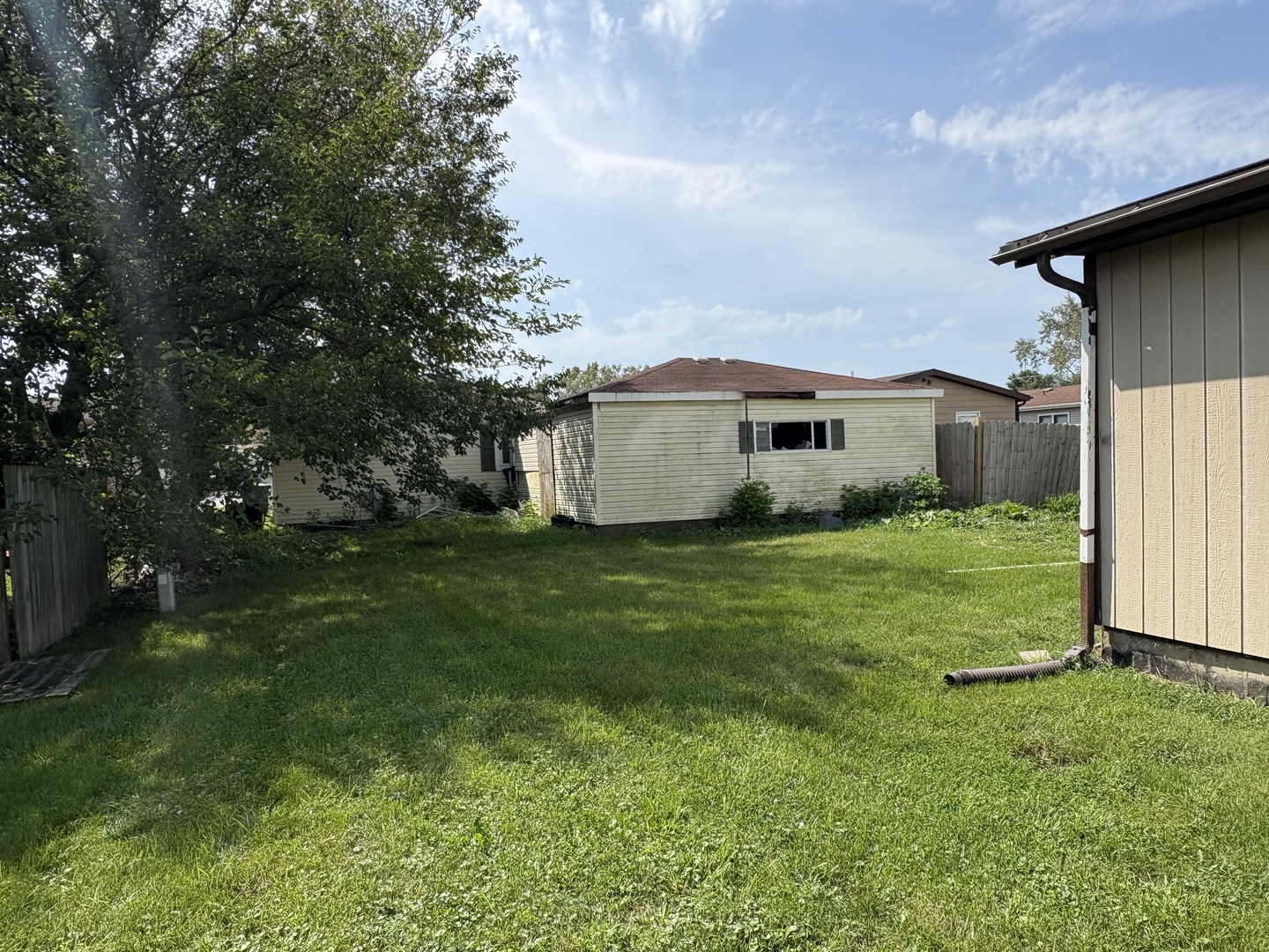 2234 Rush Street Property Photo 9