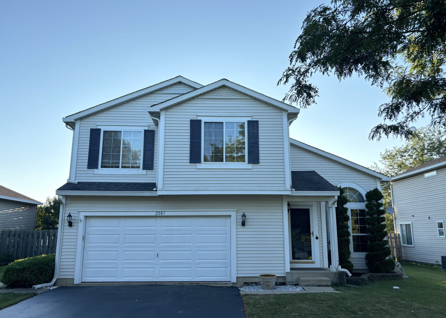 2081 Litchfield Lane Property Photo 1