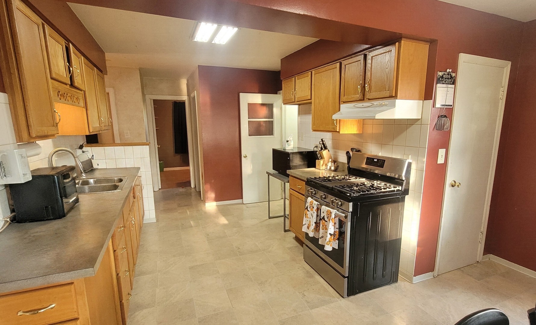 7435 Banks Street Property Photo 8