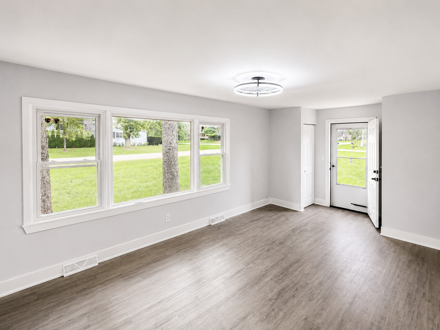 416 Grand Avenue Property Photo 5
