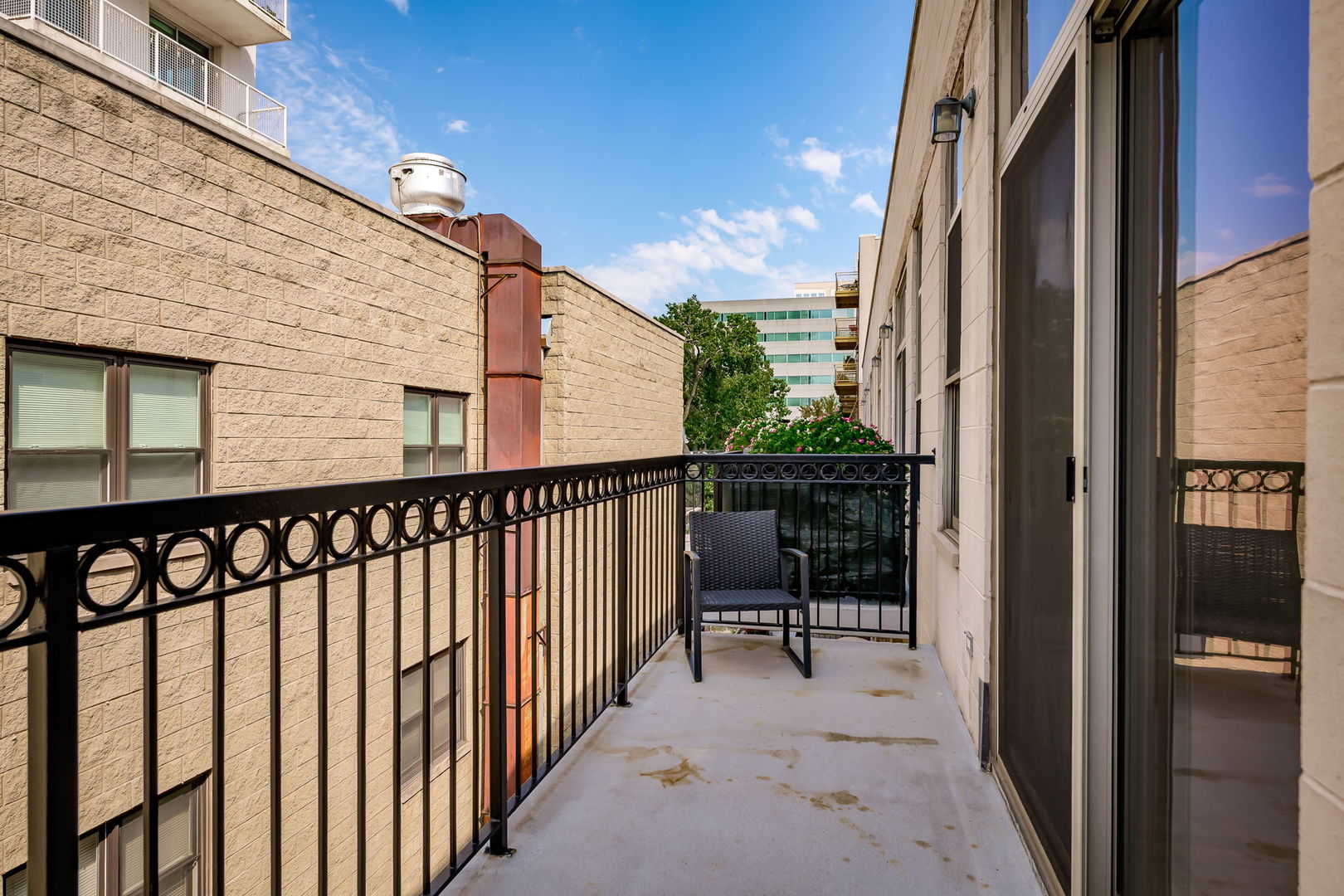 1919 S Michigan Avenue 403 Property Photo 18