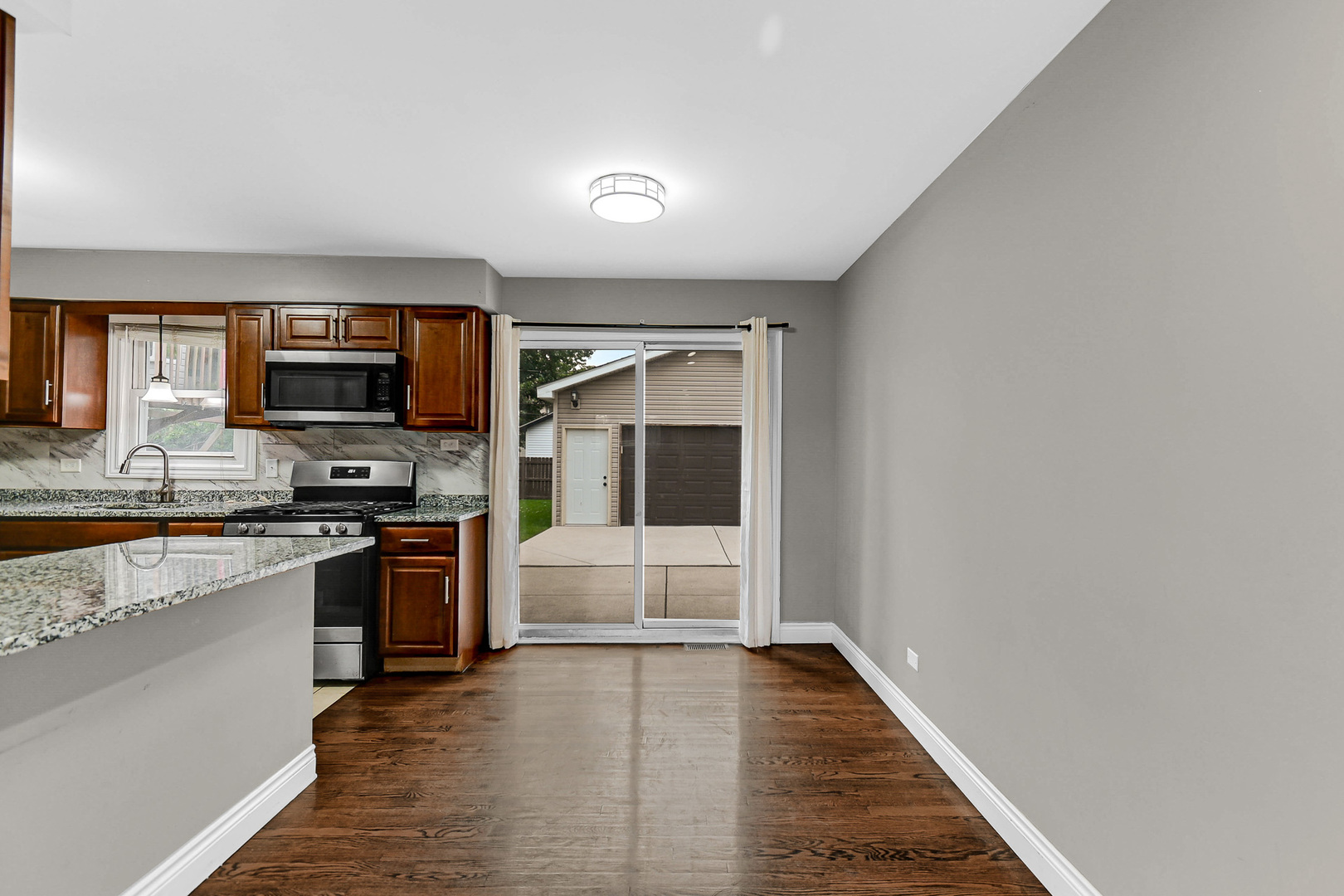 4340 Mann Street Property Photo 5