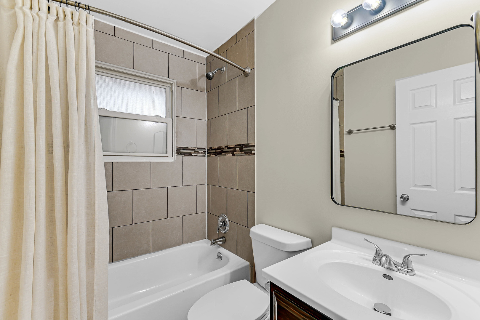 4340 Mann Street Property Photo 14