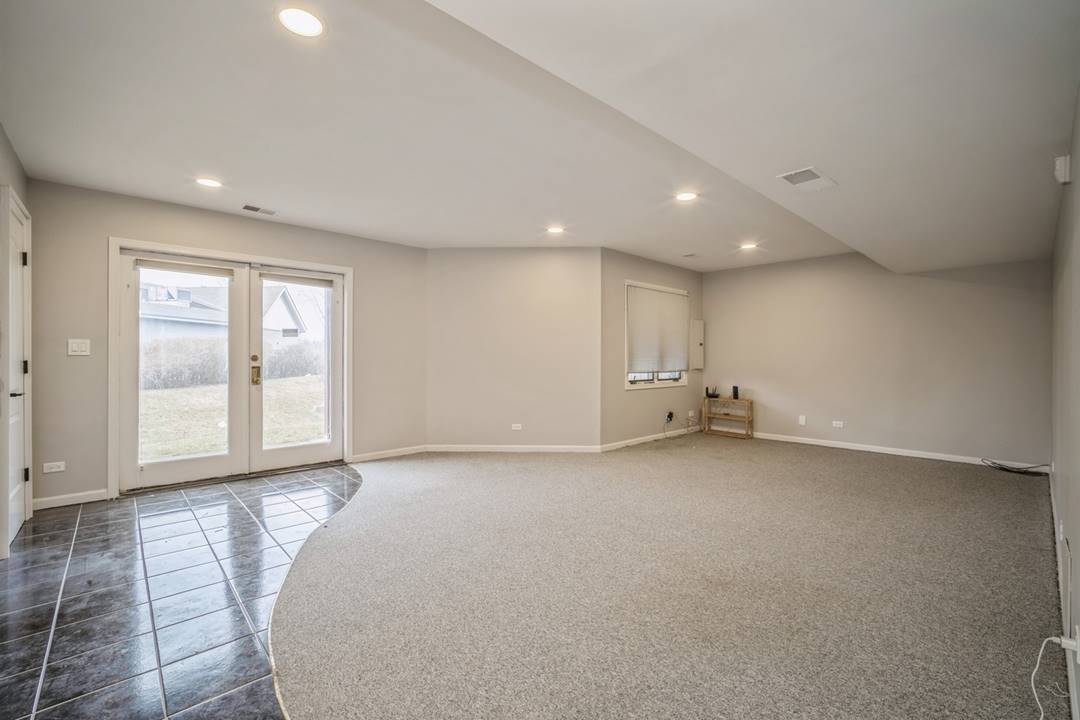 933 W Essex Place Property Photo 14