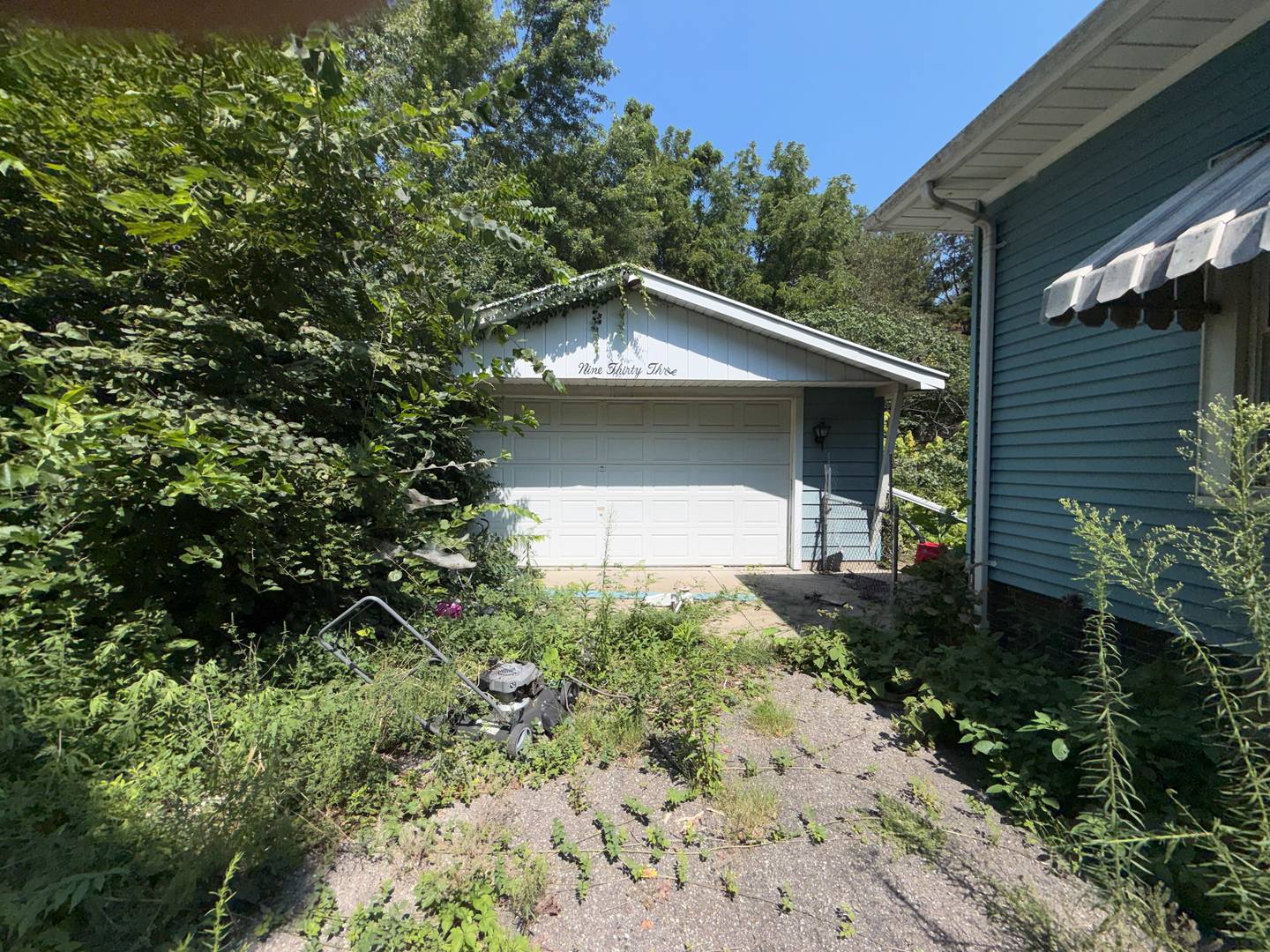 933 E Madison Street Property Photo 2