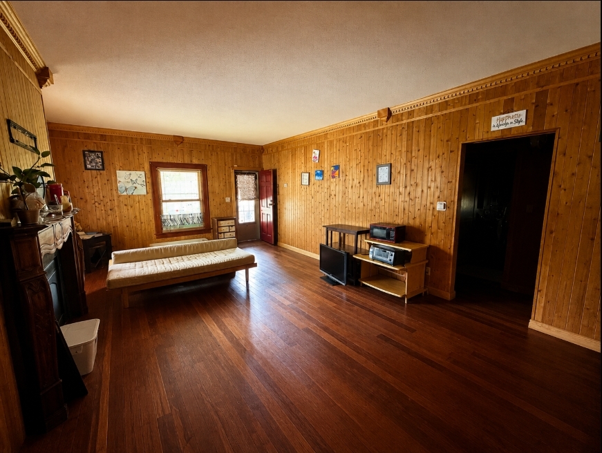 933 E Madison Street Property Photo 13