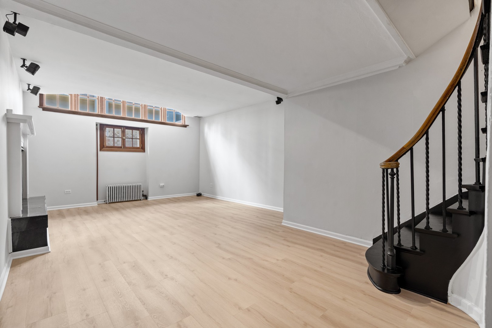 50 W Schiller Street 1g Property Photo 5