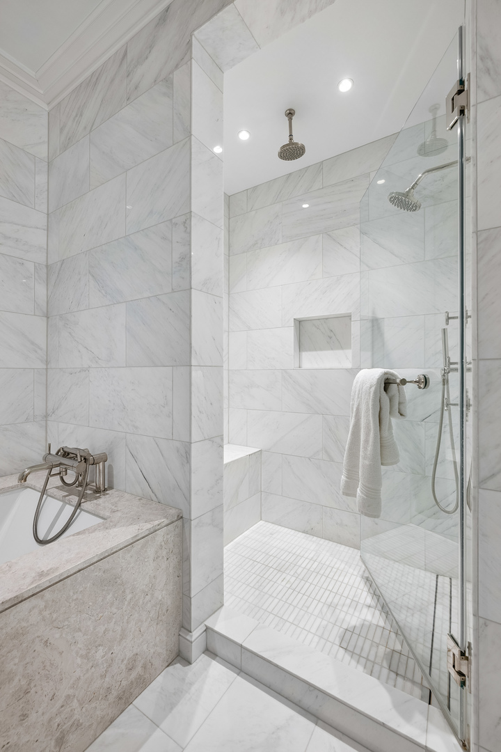 435 N Michigan Avenue 408 Property Photo 20