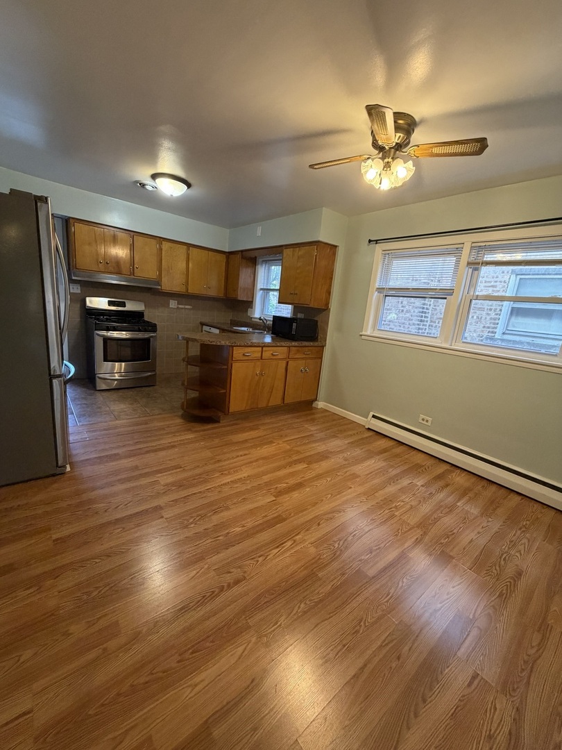 2023 W Balmoral Avenue 1 Property Photo 15