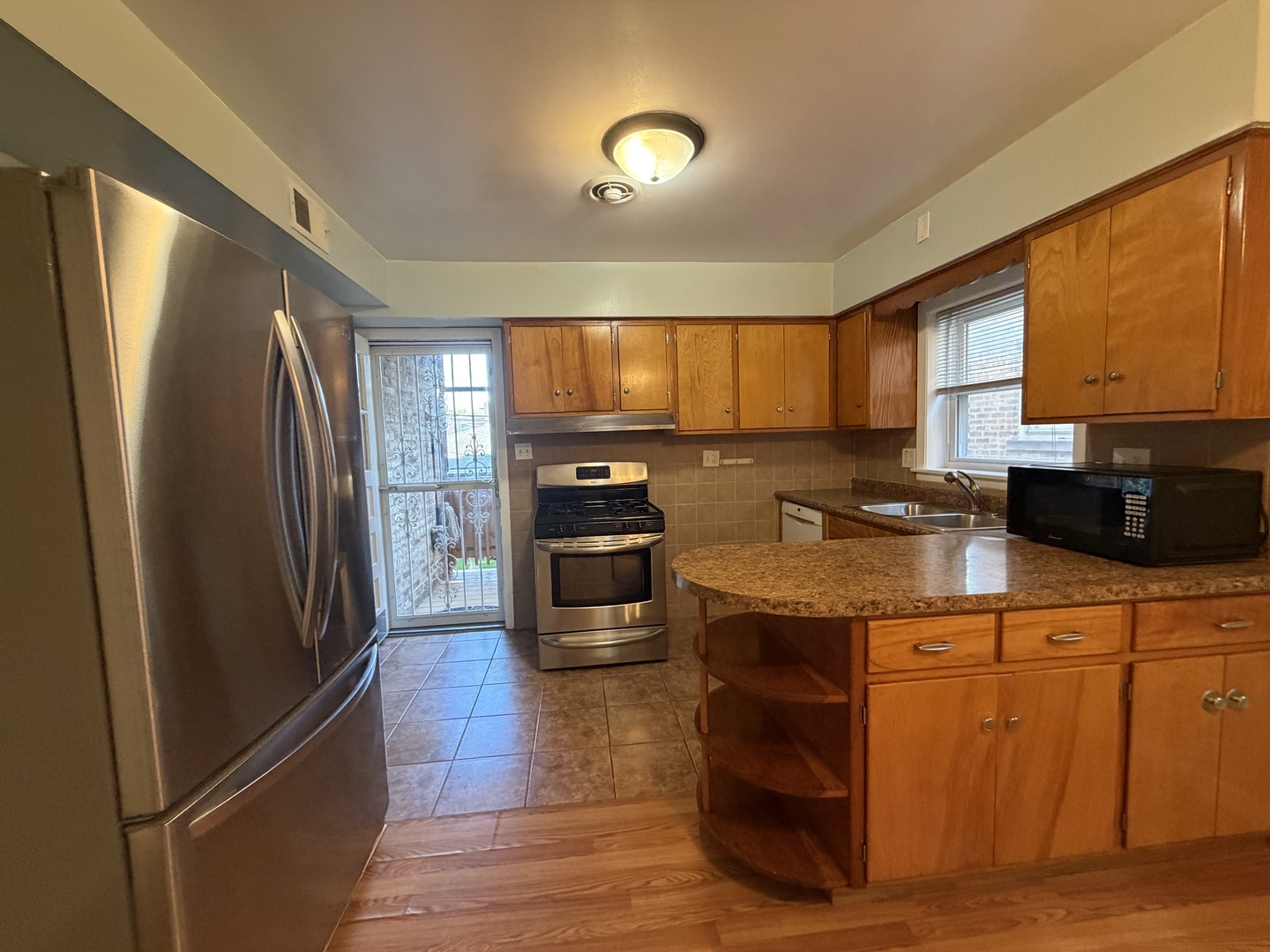 2023 W Balmoral Avenue 1 Property Photo 19