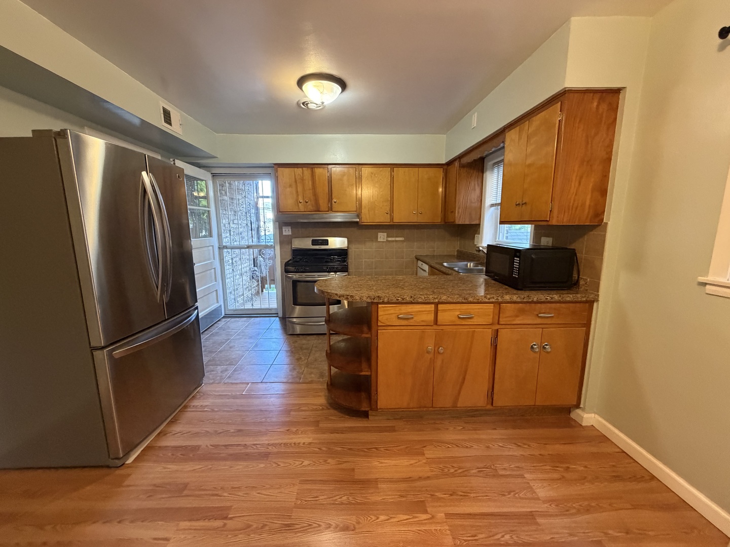 2023 W Balmoral Avenue 1 Property Photo 20