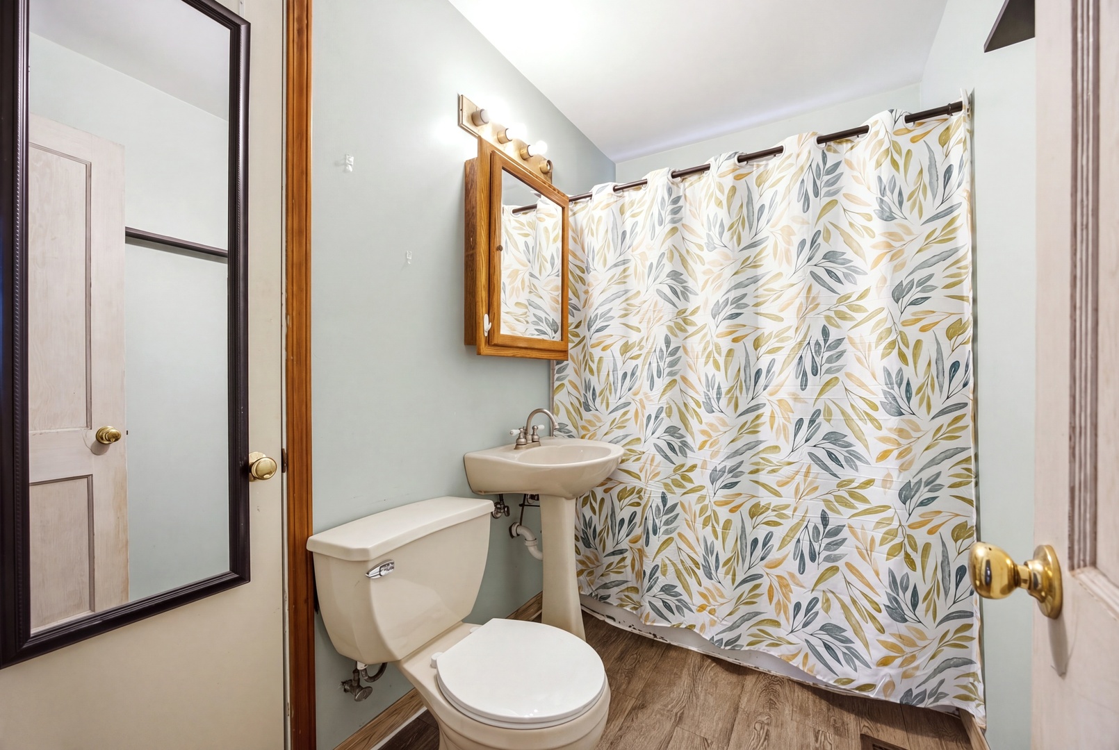 105 N Western Avenue Property Photo 11