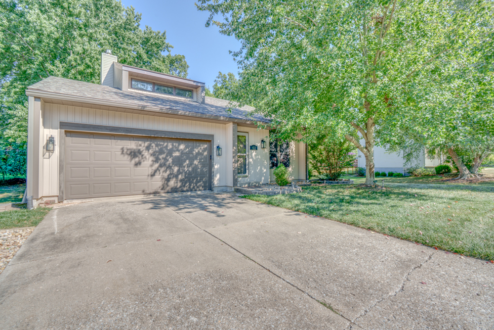412 Jay Drive Property Photo 1
