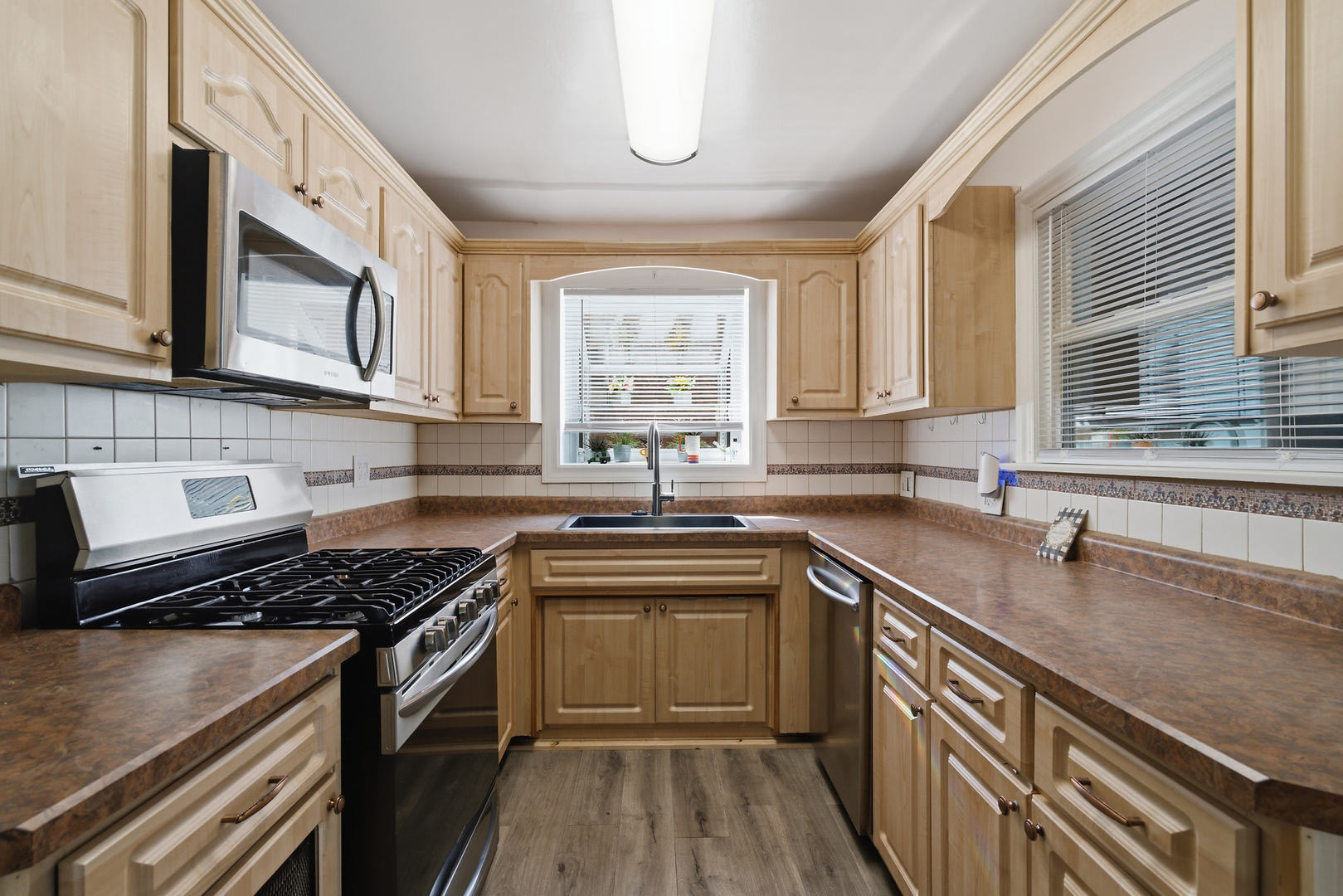 3718 W 67th Place Property Photo 3
