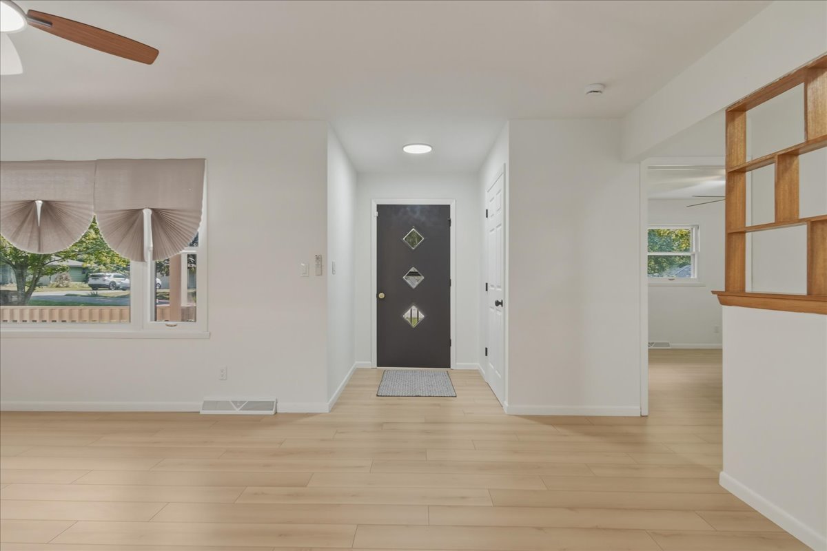 2656 Sierra Drive Property Photo 2