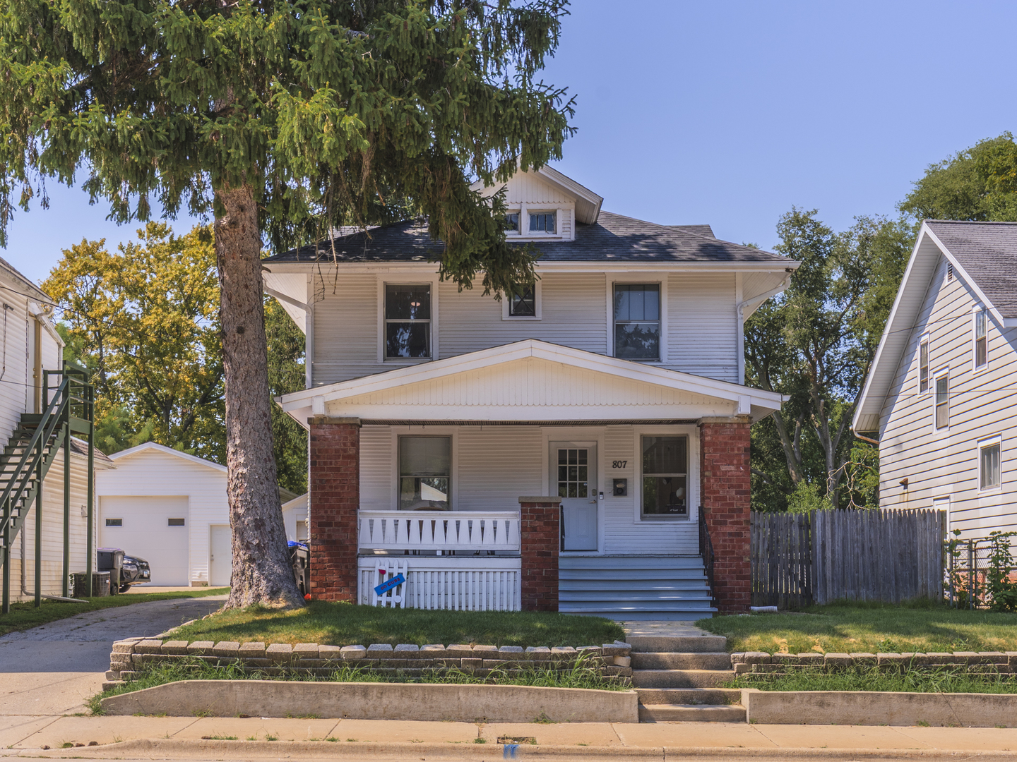 807 S Morris Avenue Property Photo 1