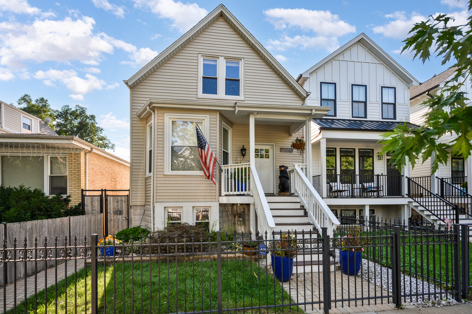 3726 N Albany Avenue Property Photo 1