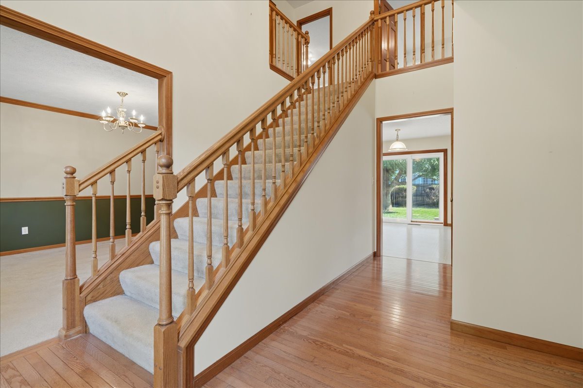 3211 Clairbridge Drive Property Photo 7