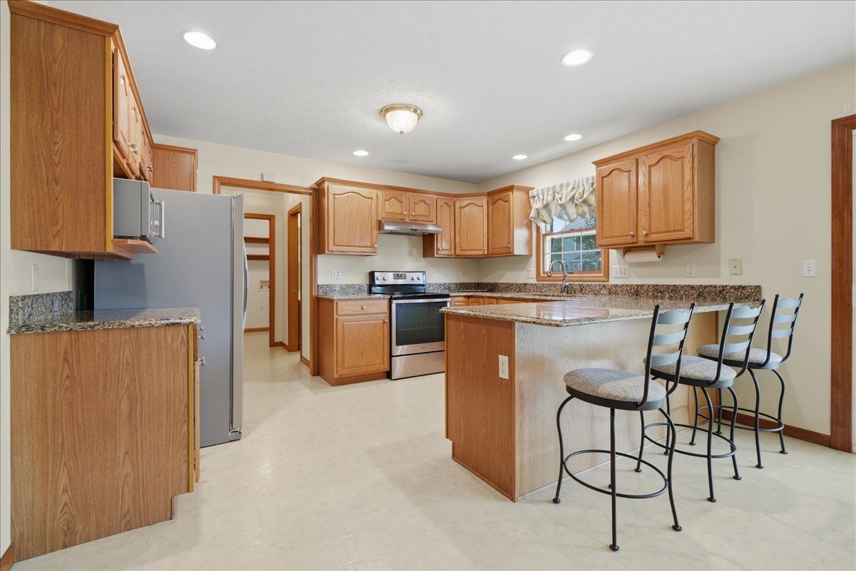 3211 Clairbridge Drive Property Photo 15