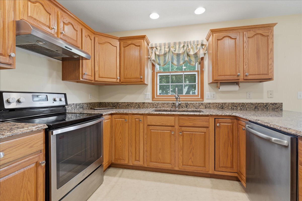 3211 Clairbridge Drive Property Photo 16