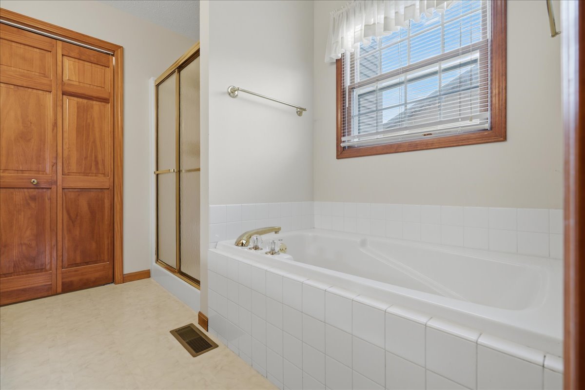 3211 Clairbridge Drive Property Photo 23