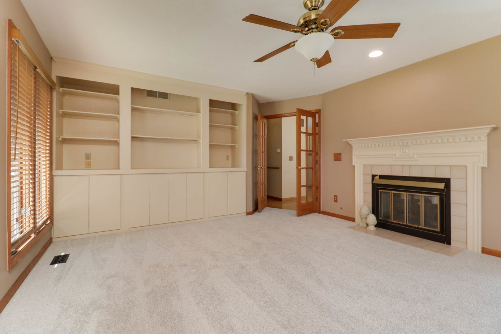 2509 Driftwood Road Property Photo 7