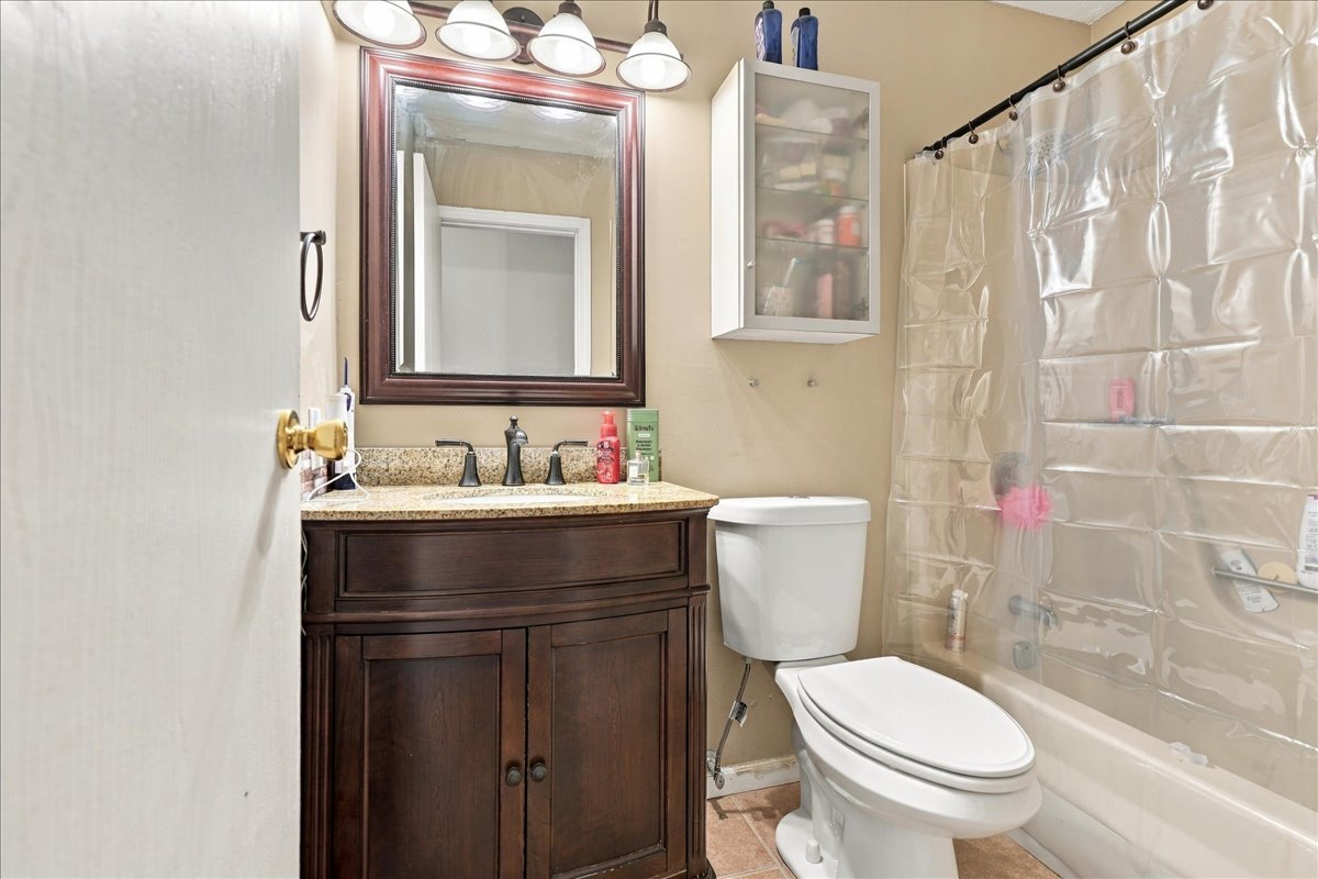 1007 S Livingston Street Property Photo 14