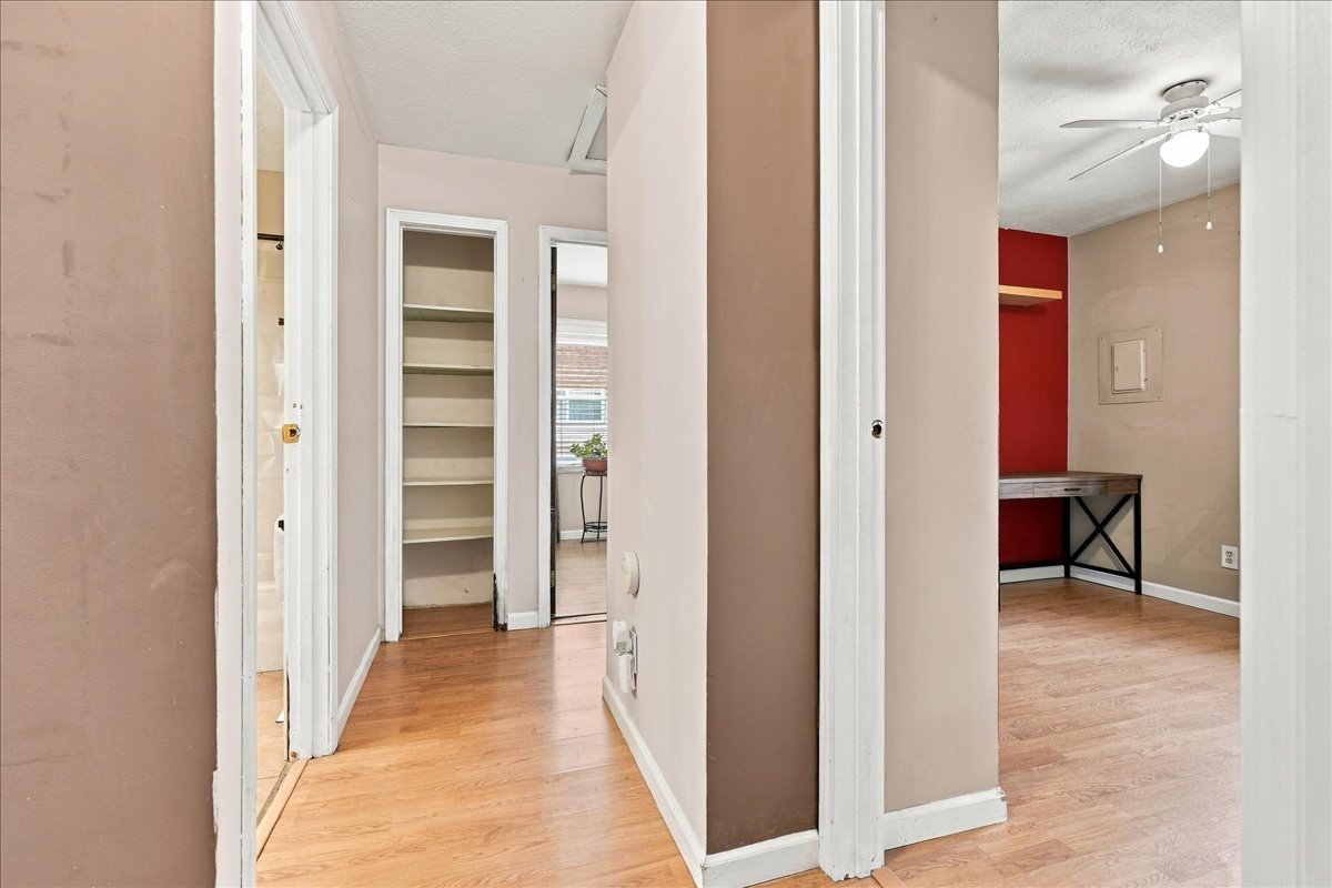 1007 S Livingston Street Property Photo 16