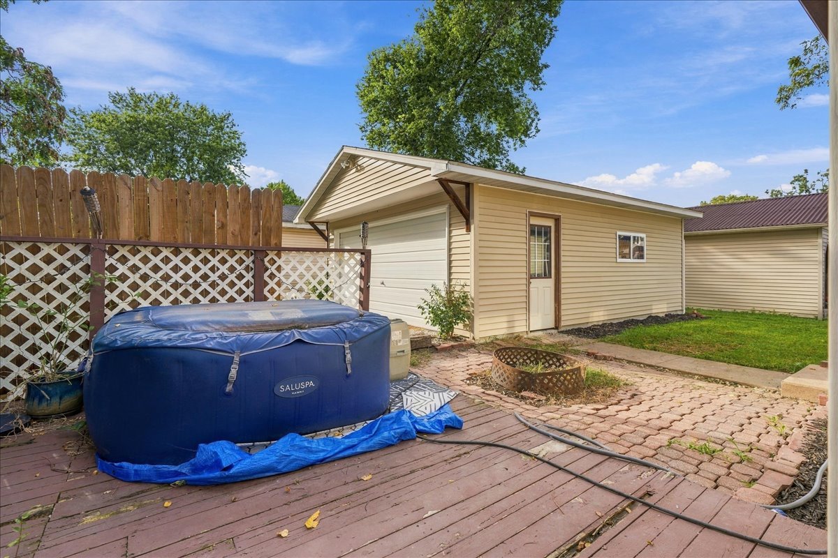 1007 S Livingston Street Property Photo 20