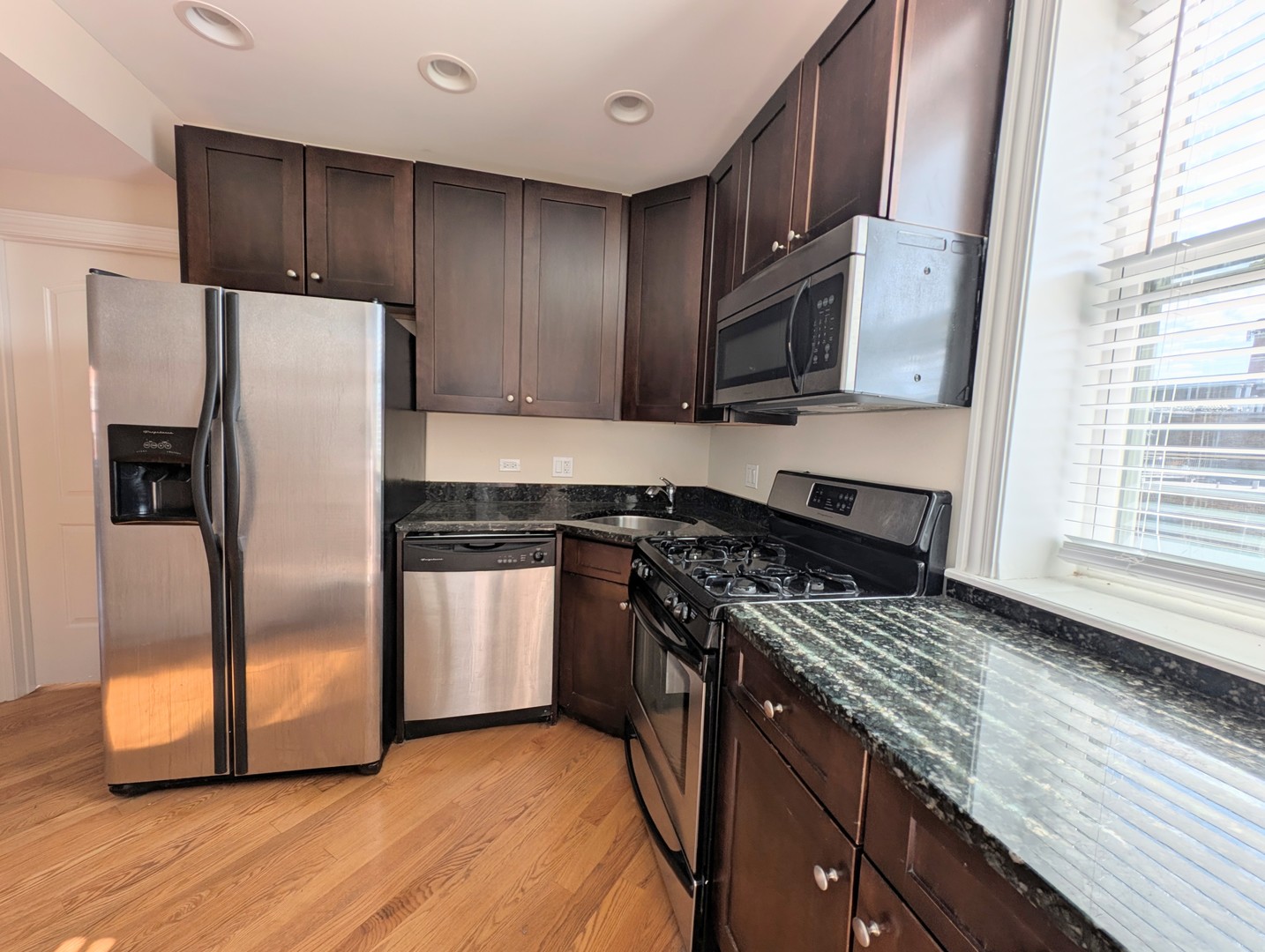 4018 N Central Park Avenue 3n Property Photo 4