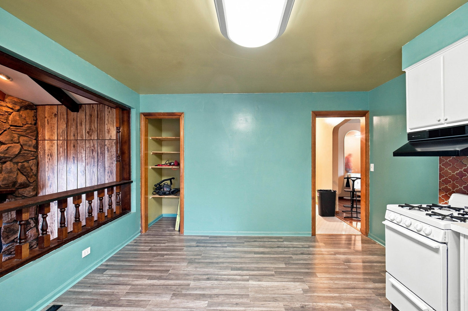 7707 N Nora Avenue Property Photo 5