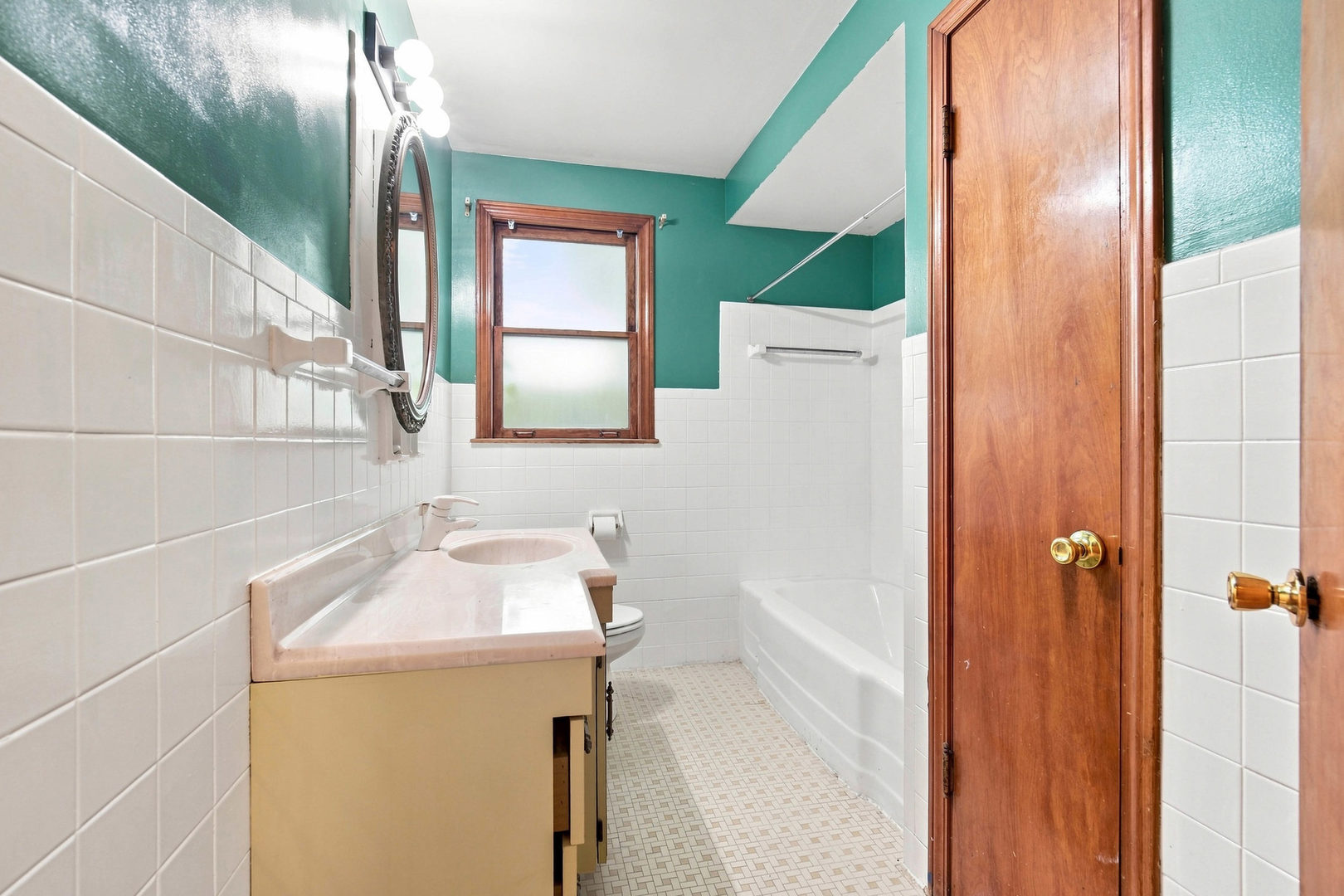 7707 N Nora Avenue Property Photo 7
