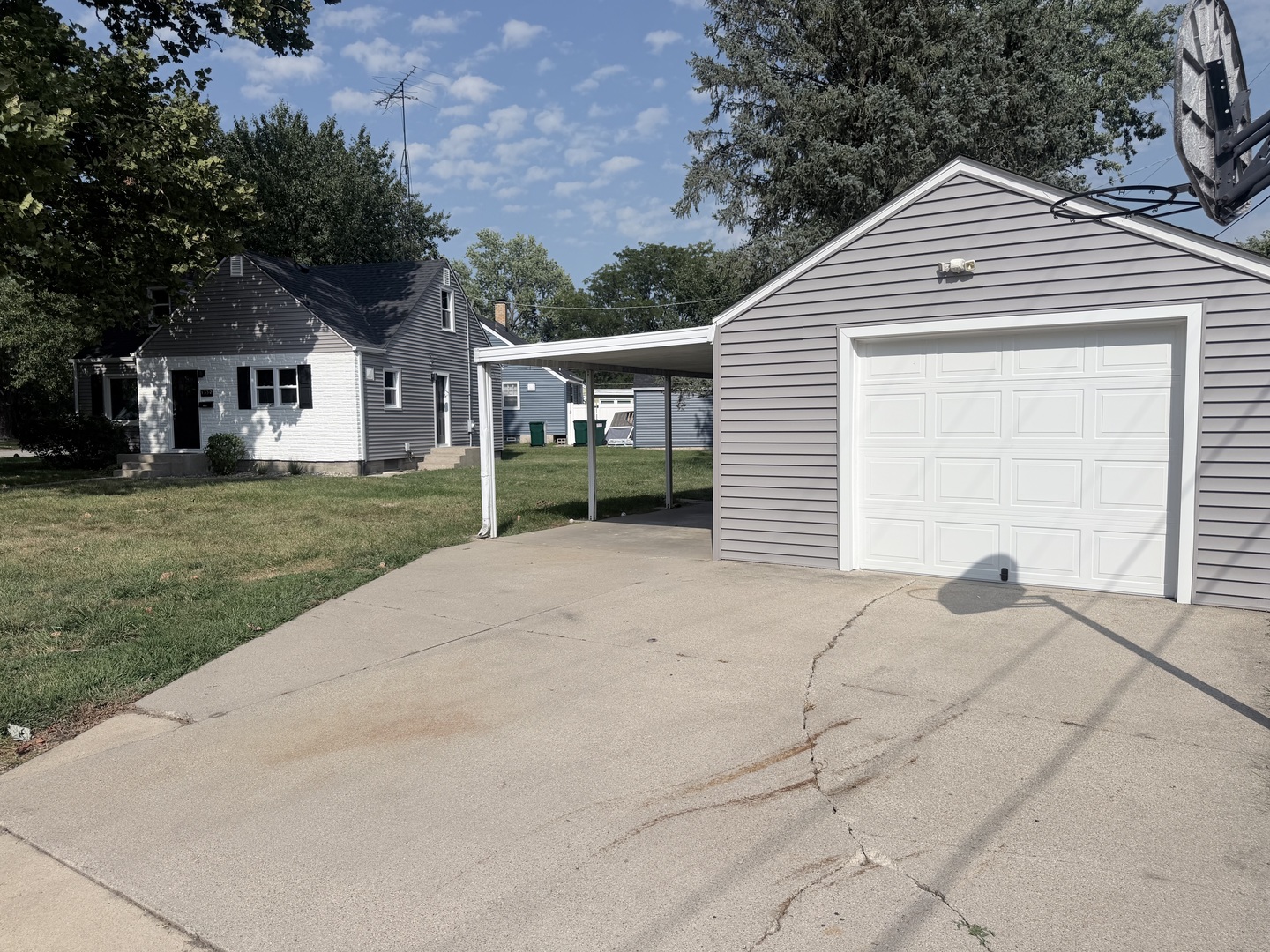 1330 Lennington Circle Property Photo 6