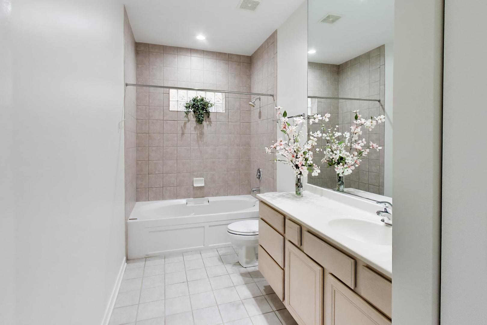 1355 W Fillmore Street C Property Photo 11