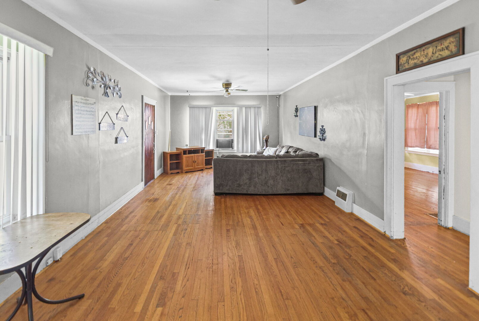 125 W Warmouth Street Property Photo 6