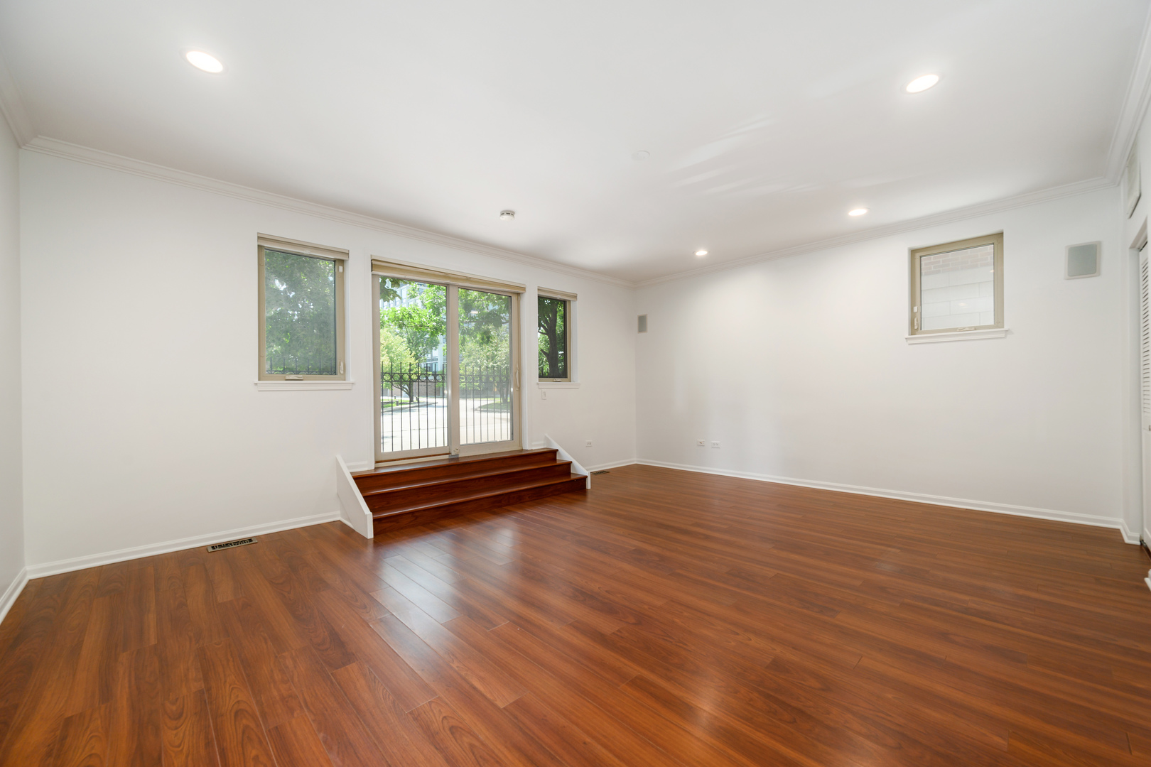 54 W 15th Street Property Photo 3