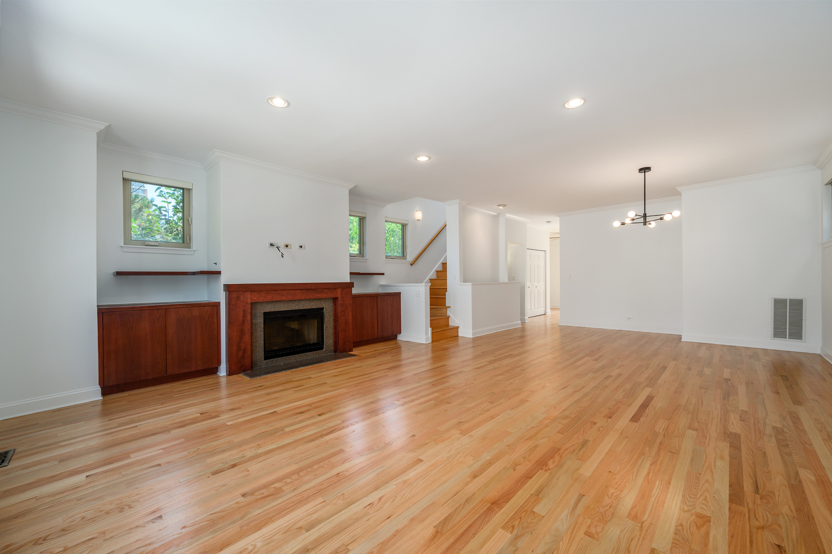 54 W 15th Street Property Photo 9