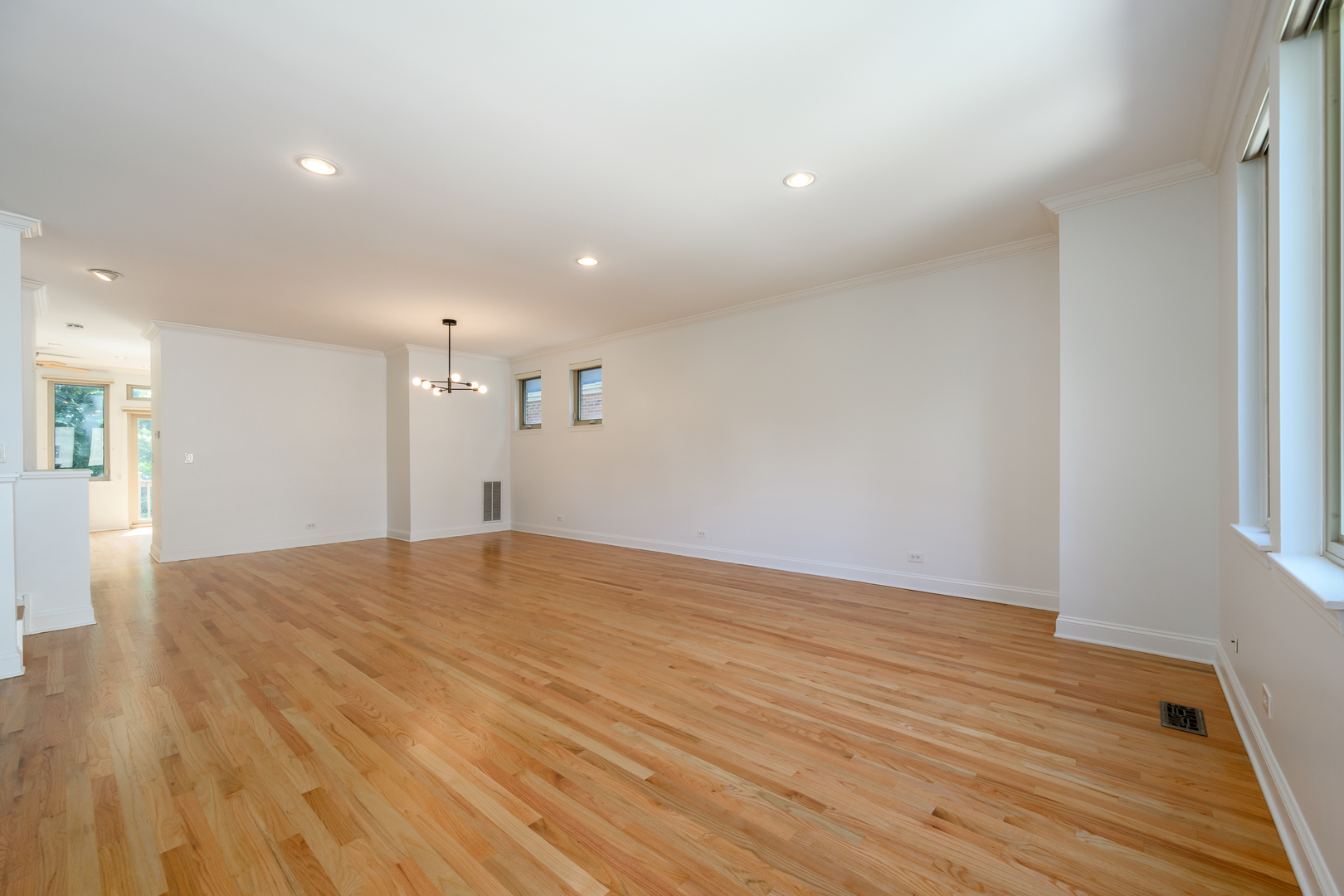 54 W 15th Street Property Photo 10