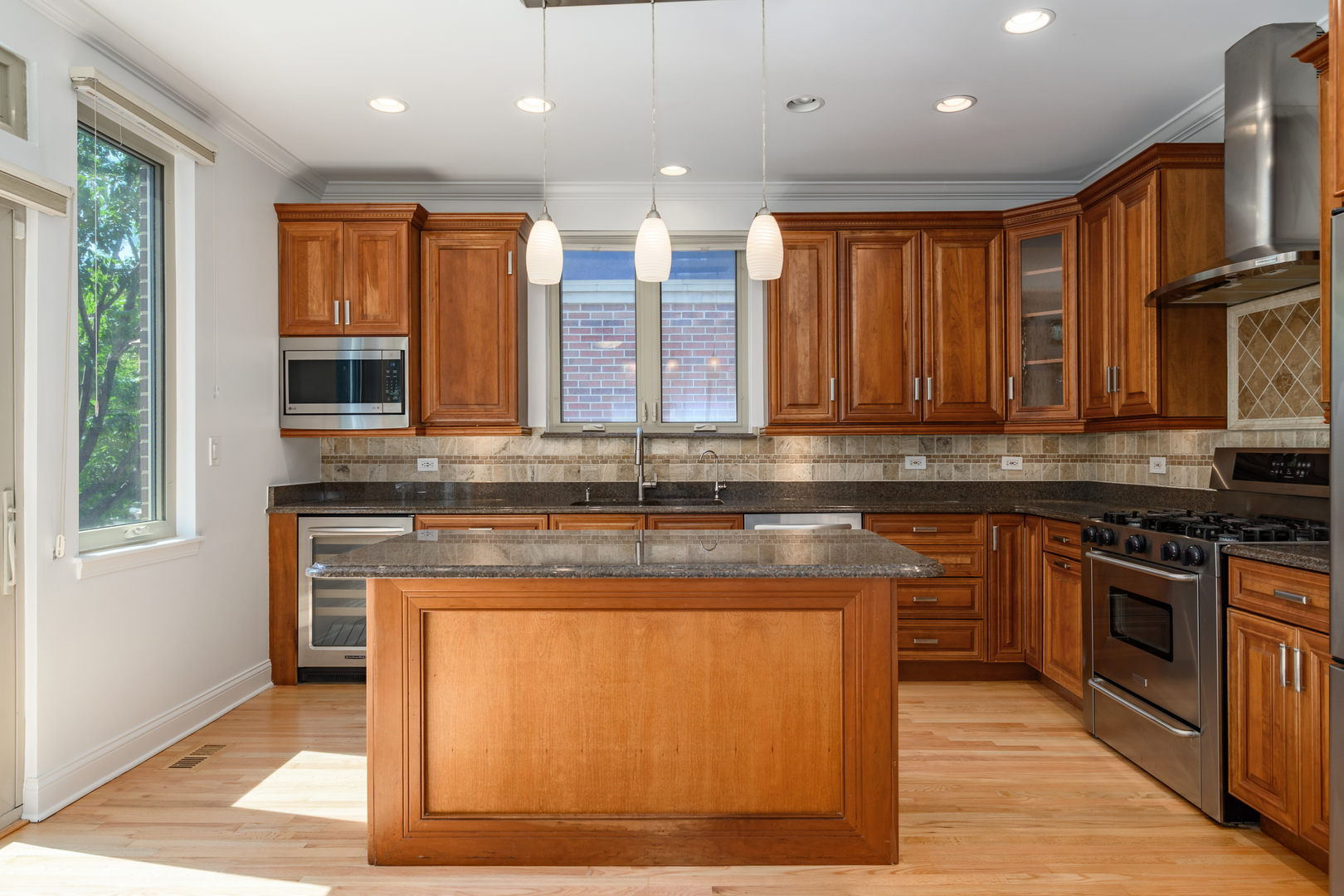 54 W 15th Street Property Photo 13