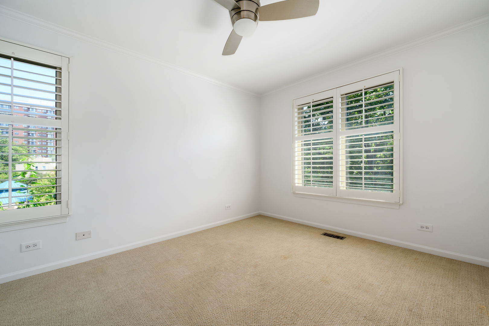 54 W 15th Street Property Photo 22