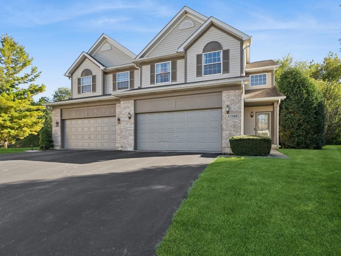 17193 W Cunningham Court Property Photo 1
