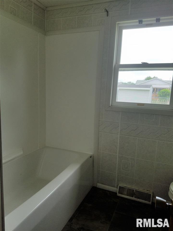 2313 Jackson Avenue Property Photo 5