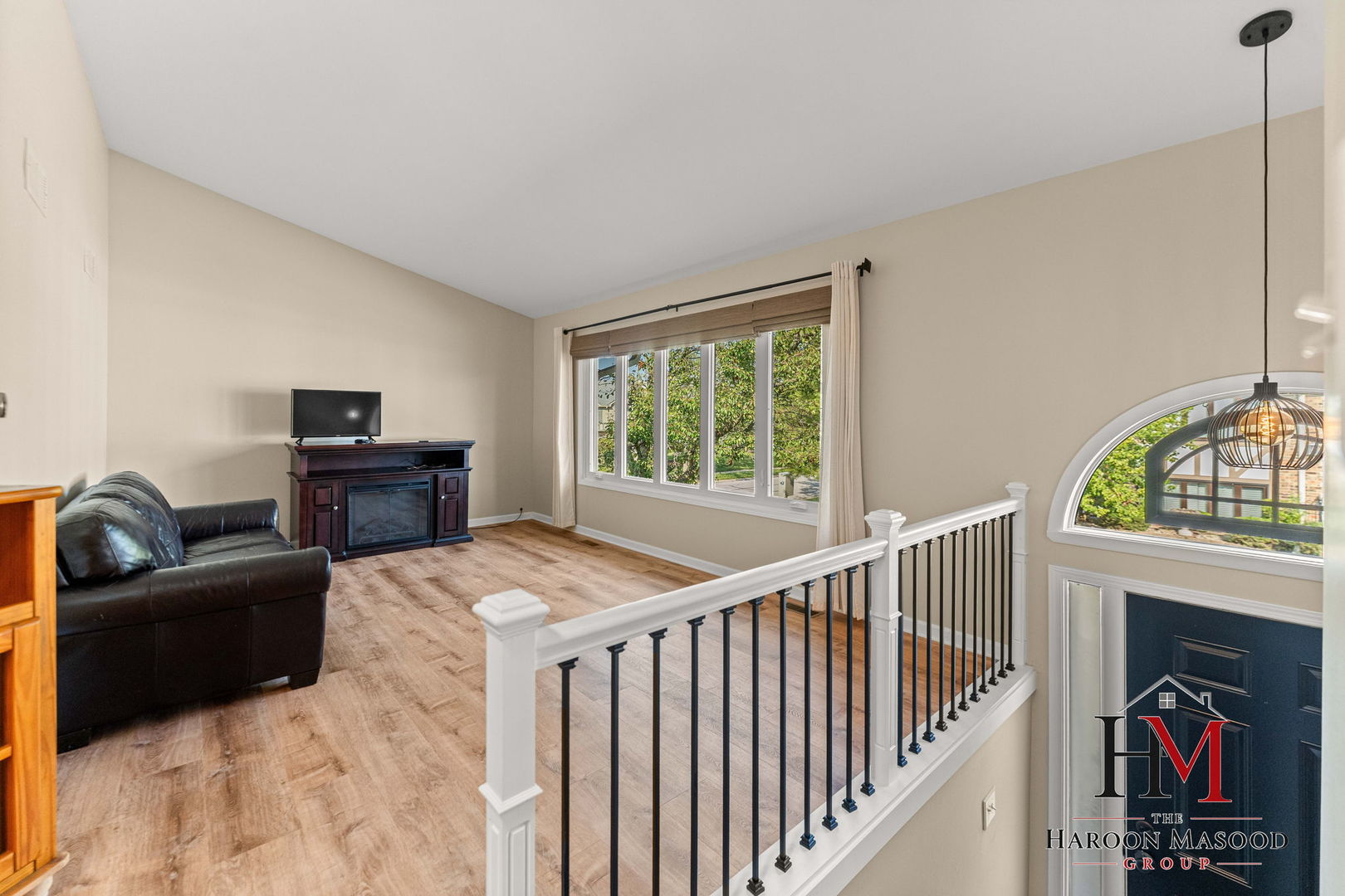 9241 Windsor Parkway Property Photo 3