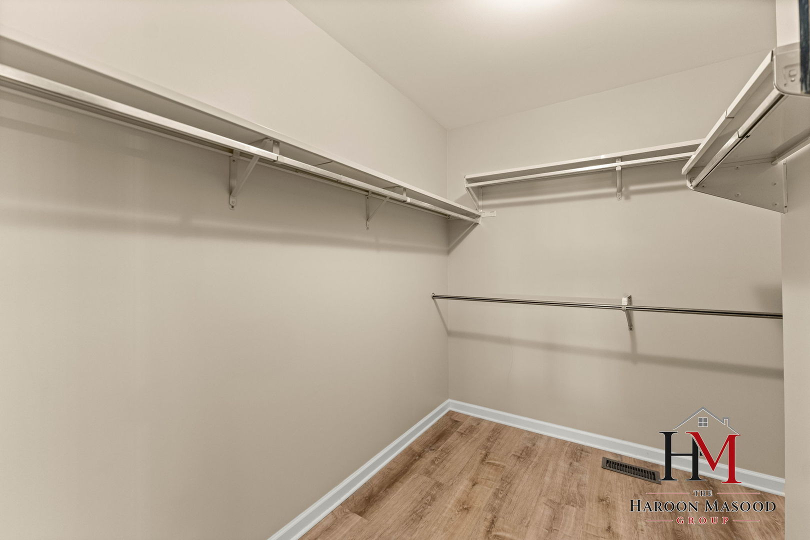 9241 Windsor Parkway Property Photo 15